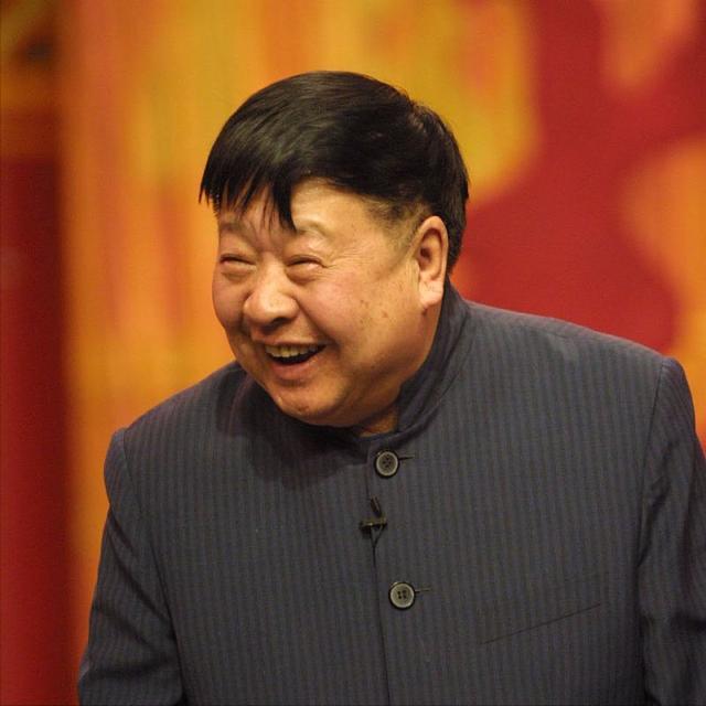 演员马东说，我父亲马季，从来没有承认过，姜昆是他的徒弟，那个时候，不讲究这个，觉