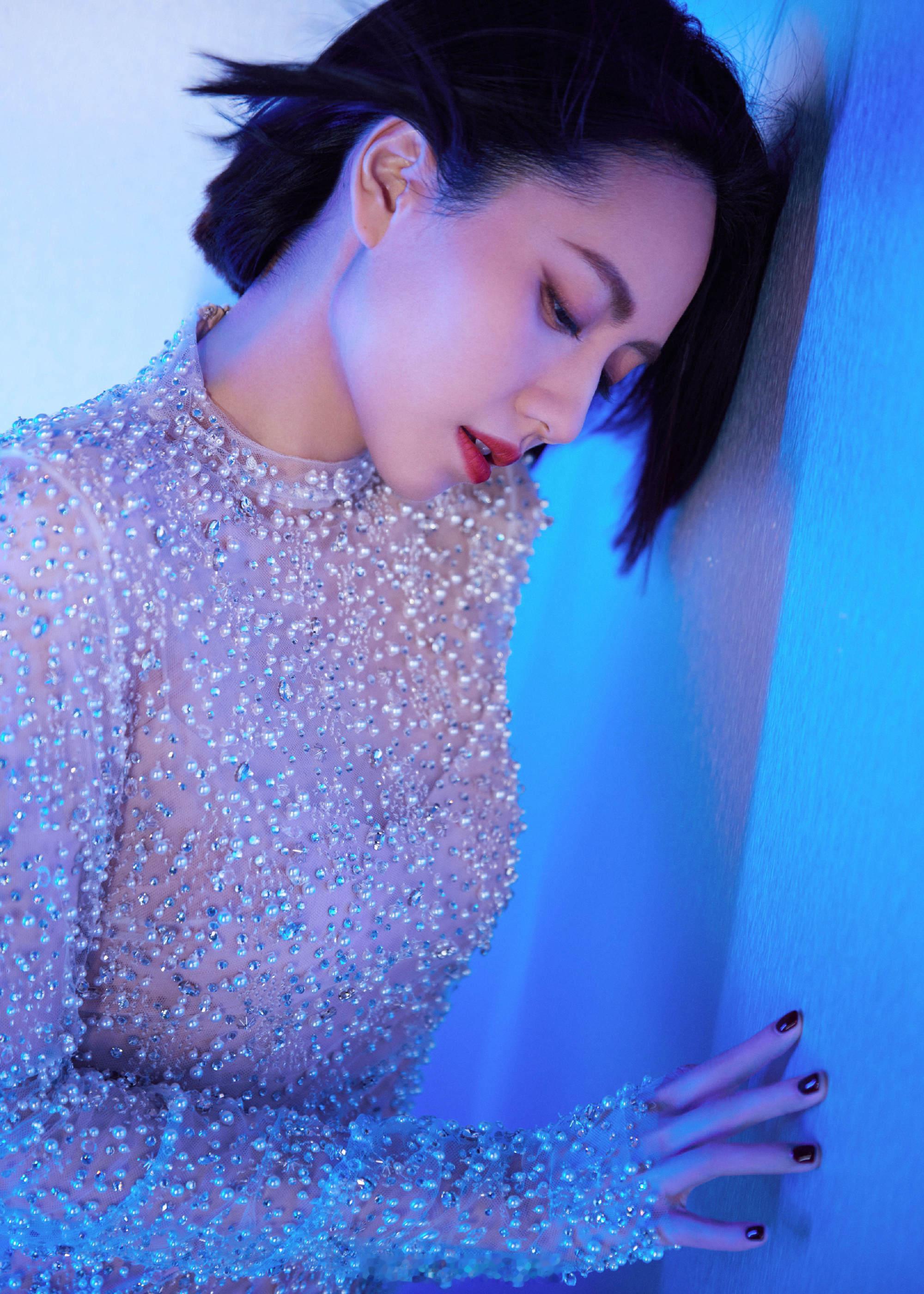 刘惜君短发红唇闪耀迷人