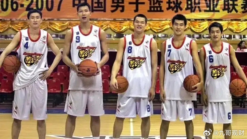 CBA联赛历史上获得总冠军的球队，累积获得次数排行如下:1.广东宏远:11次2.
