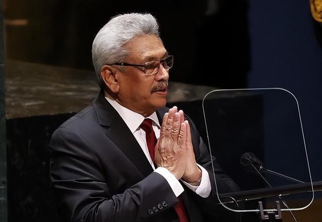 为了印度得罪中国，要中国归还港口99年使用权，没想到看到违约金后又妥协了。一个