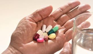 肝病临床常见药品，这些功效对你有用吗？1、安络化纤丸：降纤软肝。2、咖啡酸片