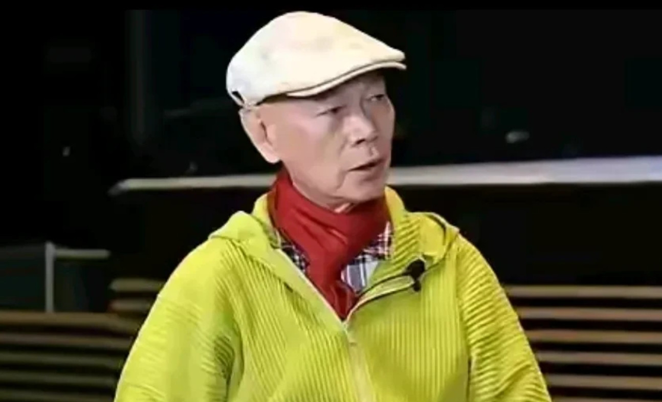 罗家英患了重病得不到汪明荃的帮助确实很值得同情，不过实际上他的情商真的是不太高的