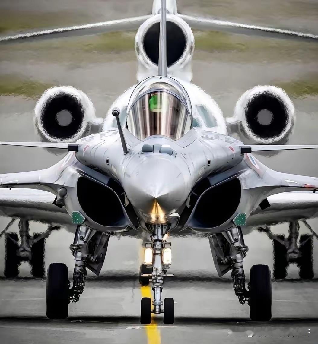 越南还有得选择吗？法国媒体报道，越南已受邀前去试飞“阵风”战机，并有望达成