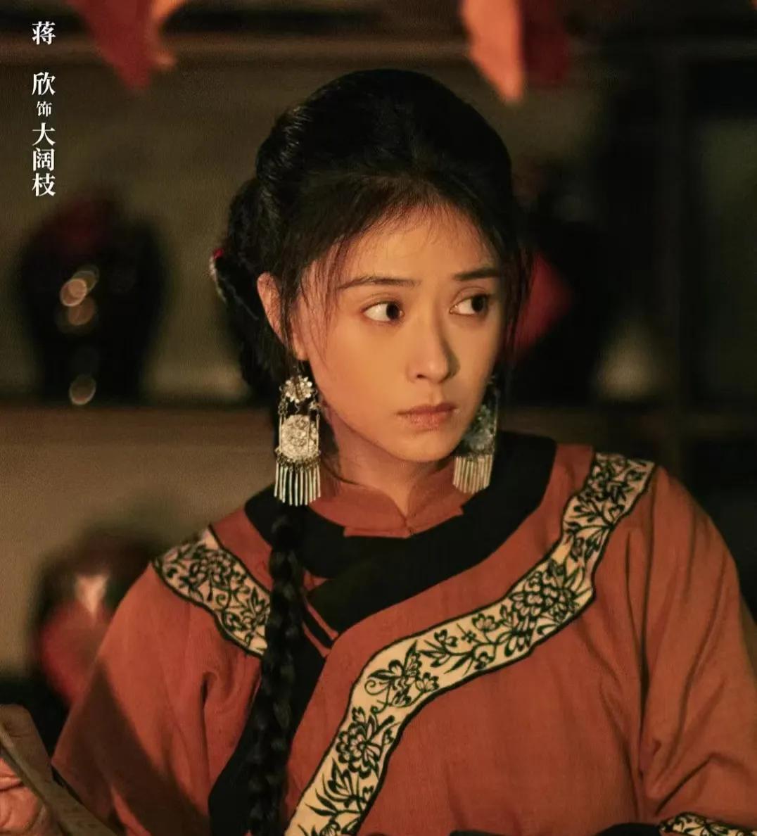 《生万物》剧组开始发愁了，原本以为明年可以拿些奖项了，但接档《生万物》的《归队》