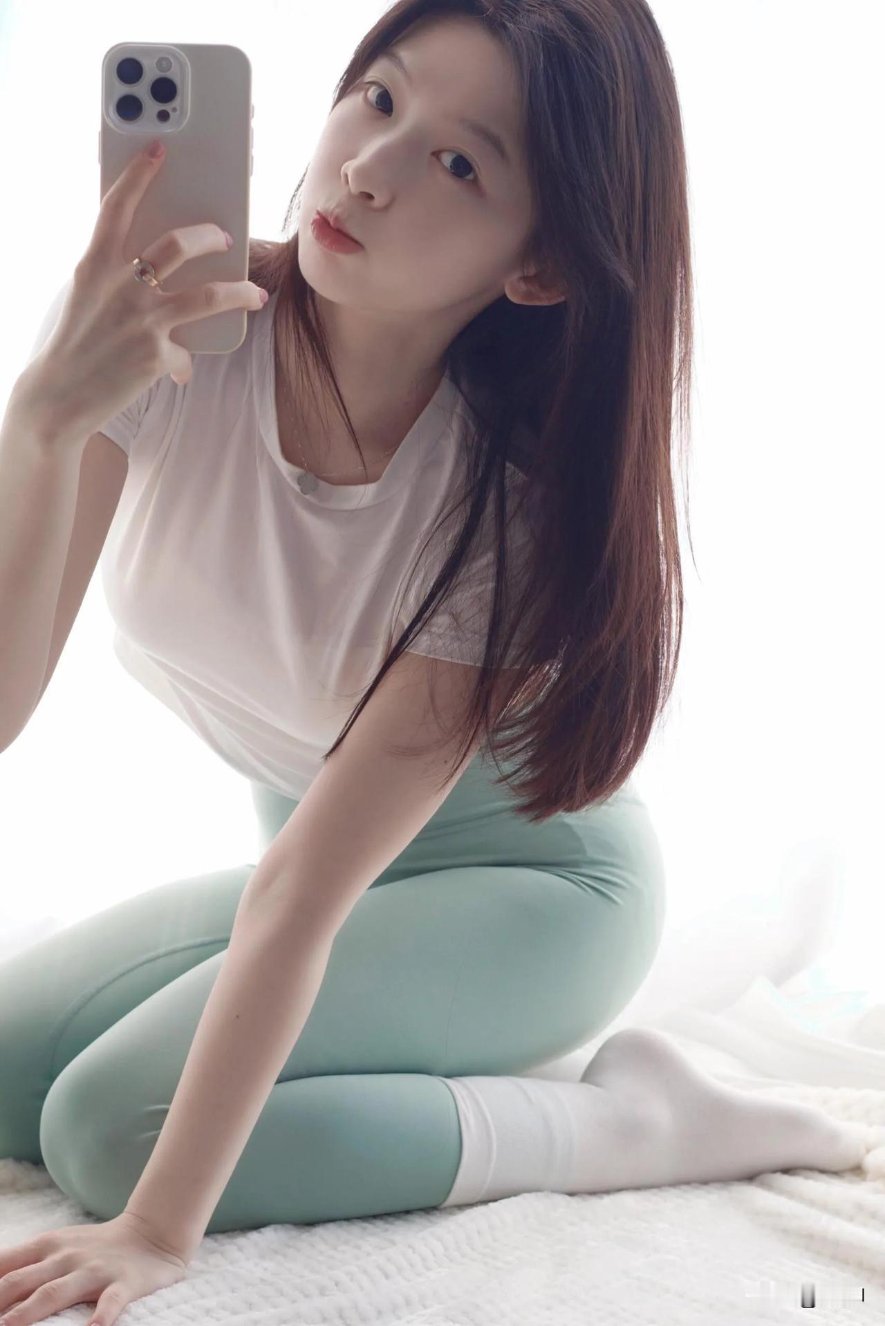 肥美油腻觉得自己好油腻进入瑜伽裤时代瑜伽裤身材瑜伽裤锻炼瑜伽运动裤健