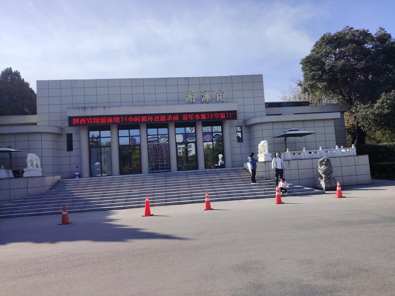 领导为何重视交接工作？有位领导为使新领导能快速适应新岗位，将自己电脑里的文件