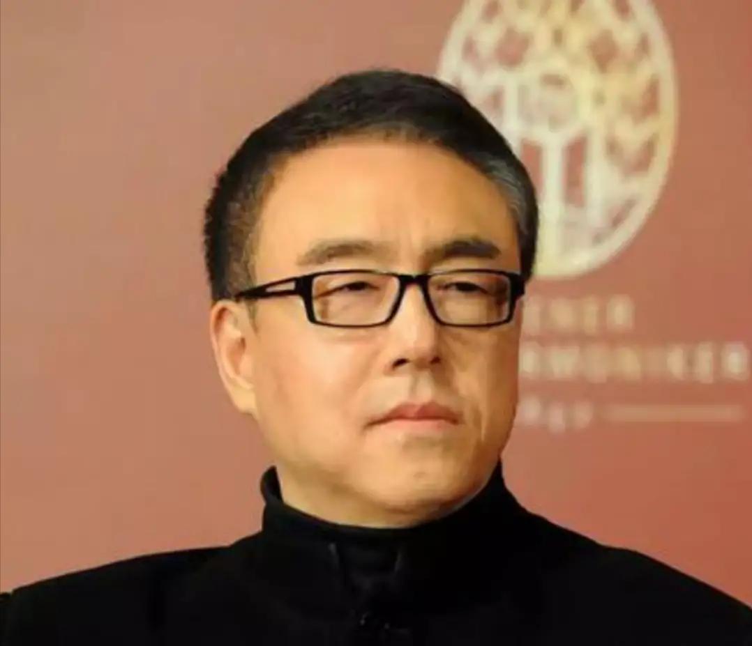 2006年，导演郎昆在妻子马艳丽出国期间，与舞蹈家刘岩发展婚外情，马艳丽随后提出