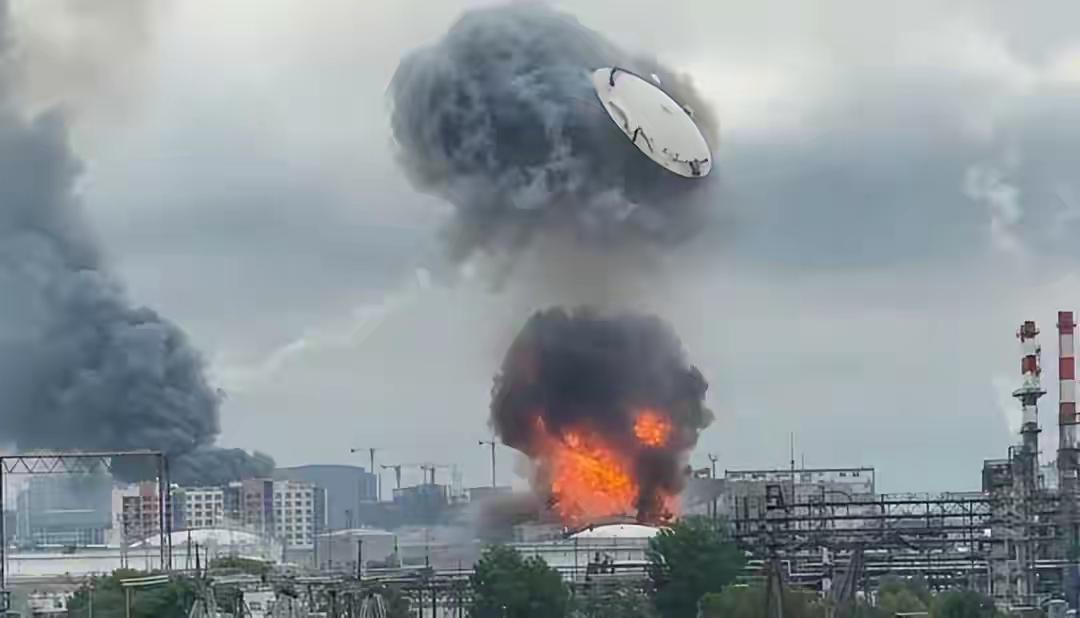美俄全都拿低空无人机没办法，近70架预警机全天值守，我们早已建好克制低慢小的空中