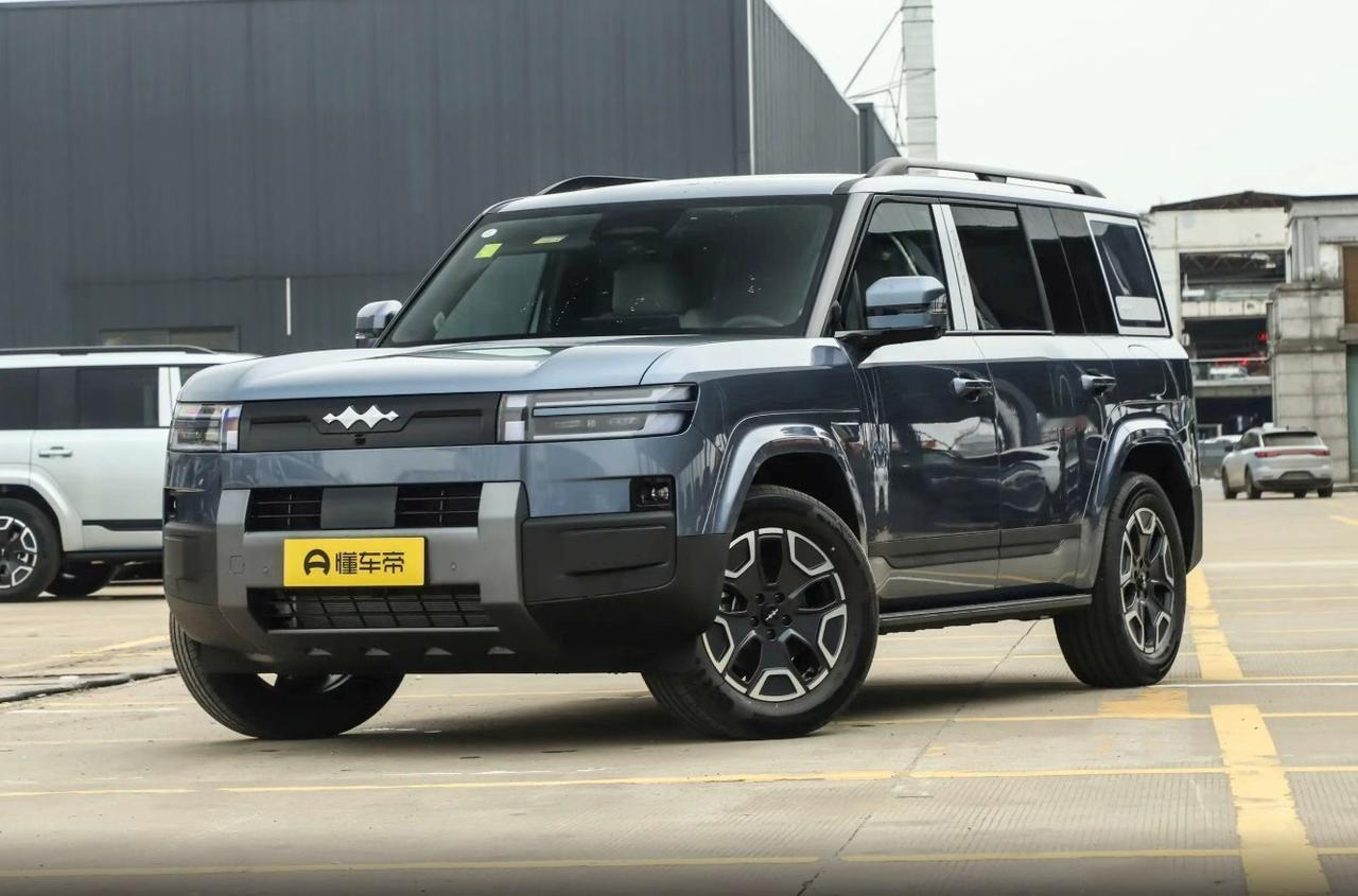 最近不少粉丝私信问我：刚上市没几个月的方程豹钛7，现在买二手值不值？说实话，这车