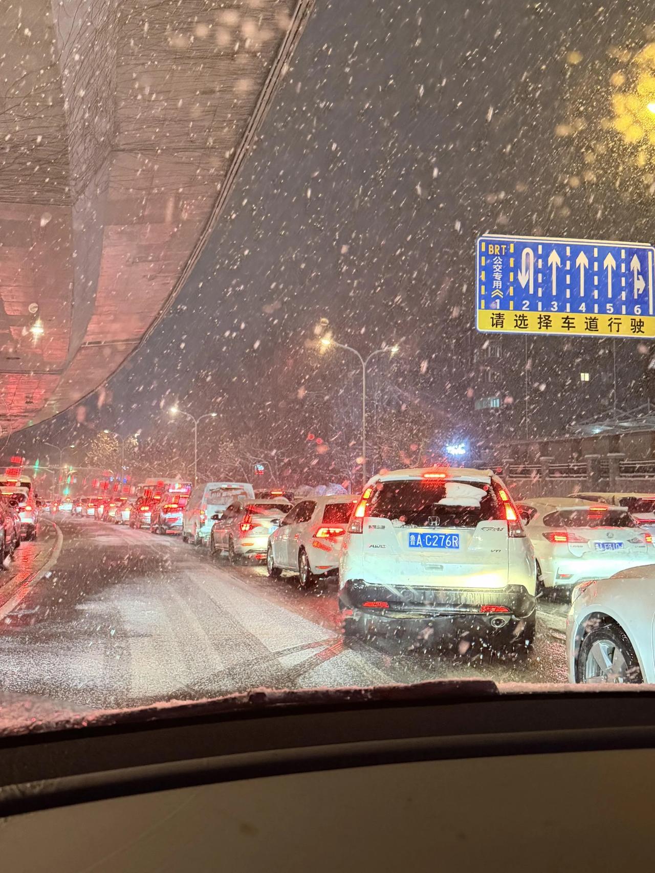 为什么可怜的总是济南的打工牛马济南的第一场初雪，本来还很兴奋，结果遭遇了我有史