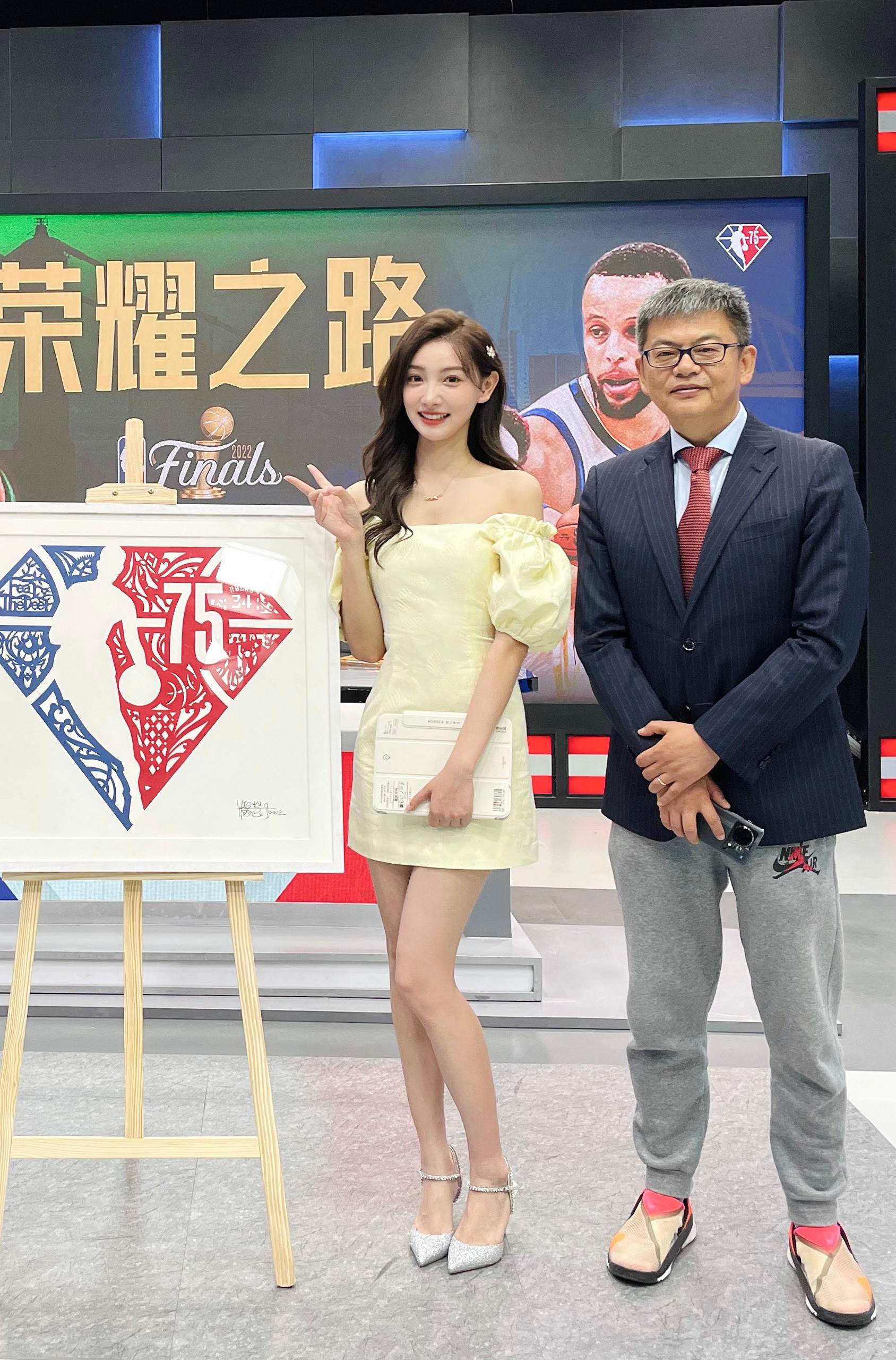 微博：学校：中国传媒大学专业：17级播音年龄：1998年9月14日出生于浙江金华