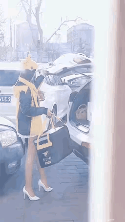 生活太难了，小姐姐穿高跟鞋出来送外卖。[爱心][爱心][爱心][爱心][爱心]