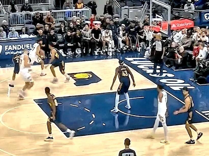 上一场才10分，穆雷这就爆砍52分？简直是两个人。全场25投19中，三分球更