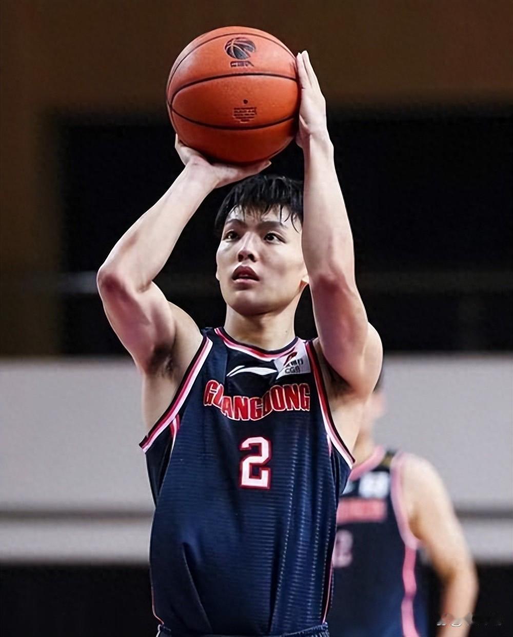 【为什么说没有徐杰的广东队实力降一级】14日晚CBA迎来第一轮的三场比赛，但谁