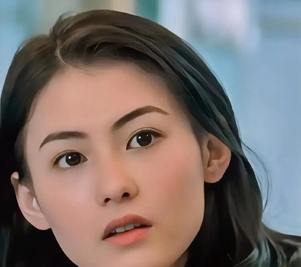 一觉醒来，谢霆锋沉默了！张柏芝为谢霆锋辩护一事展现诸多闪光点。她在娱乐圈