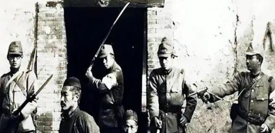 研究日军侵华，发现日军和德军最大的区别在于，德军是以执行命令为主的职业军人，而日