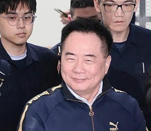一桩令人惊讶的事件在岛上发生。台湾的监狱，结果变成了被关押的蔡正元的接待中心