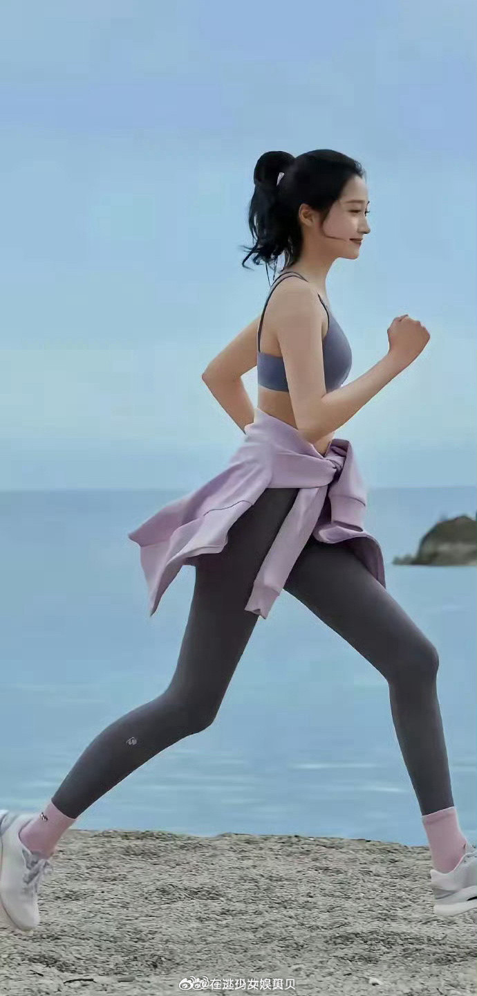 她是娱乐圈里唯一的，一个没有女人味的女星，因为在她身上，我真的感觉不到……