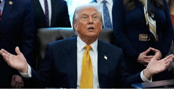 特朗普这回是真把自己人惹毛了，共和党议员直接撕破脸硬刚，放话只要他敢对格陵兰岛动