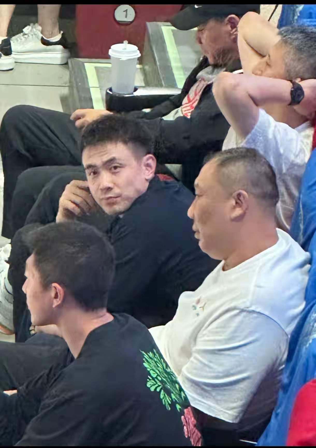 不得不承认，辽宁男篮当家球星赵继伟在中国篮坛现在地位是相当的高，京沪大战G3赵继