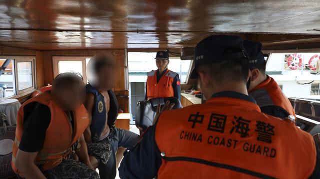 顶风作案! 崇明海警查获渔获物43, 000余斤
