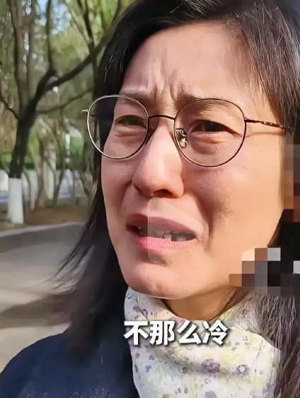 核潜艇院士女儿素颜照曝光！这双手让整容女星集体沉默镜头对准黄老院士三女儿的