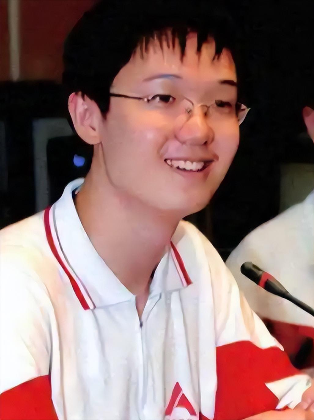 北京一名高二男生放出话来：“我不上清北，我就要去美国！”他放弃了清华北大的保送资
