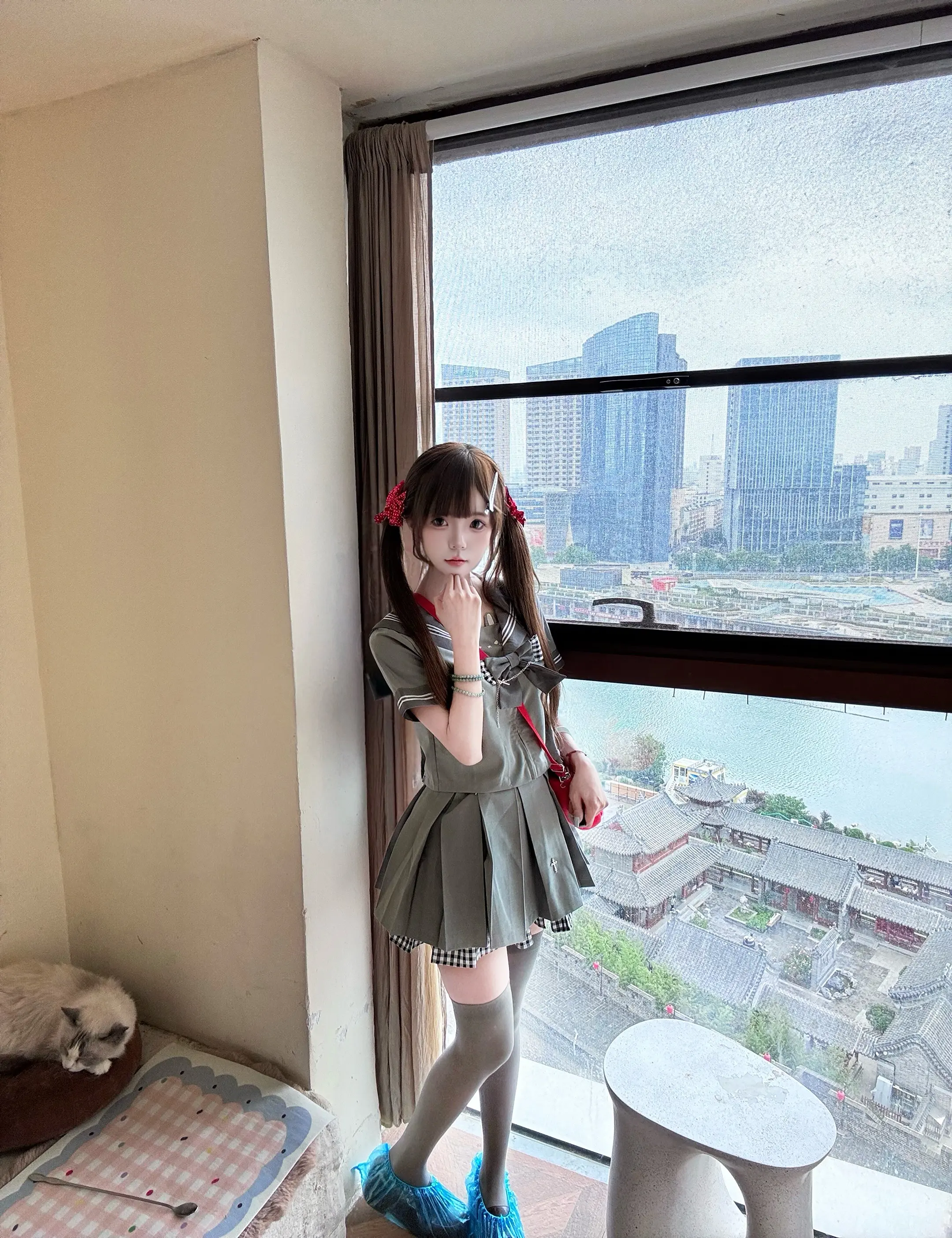 如果有特别粘你的小猫 那一定是我变的( ˵>ㅿ<˵)