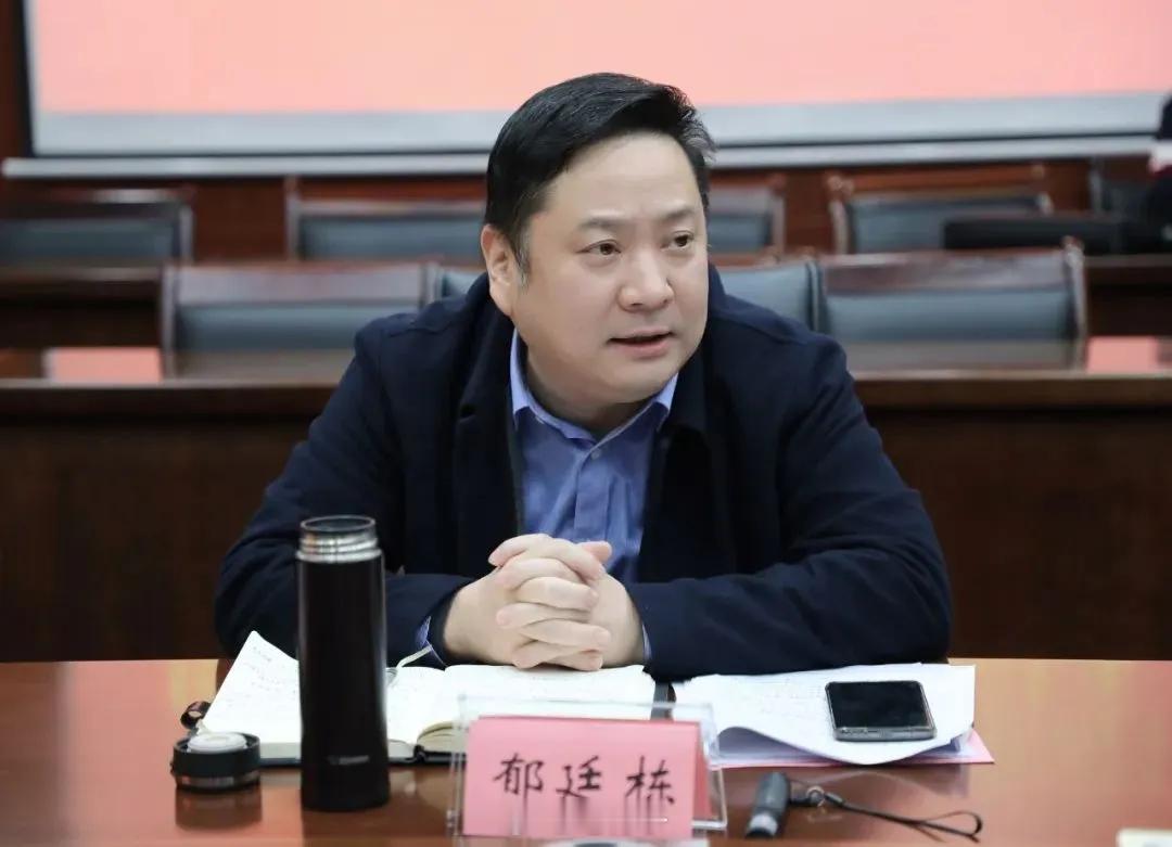 笔骨子有事说事👉🏾赵海峰和郁廷栋这俩“大人物”栽了，这事儿简直把某些圈子里