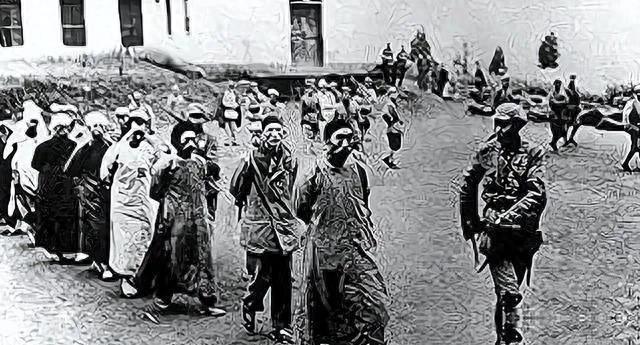 1950年11月，匪首余大柱子带领近千人倾巢而出，把解放军的一个排包围了。激战中