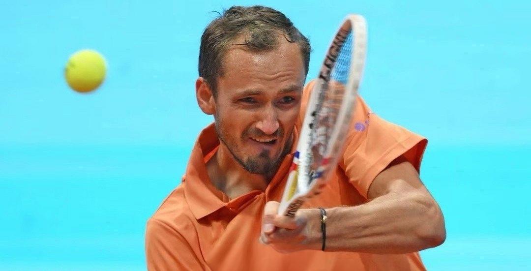 梅德韦杰夫不敌科博利，无缘马德里大师赛八强北京时间2026年