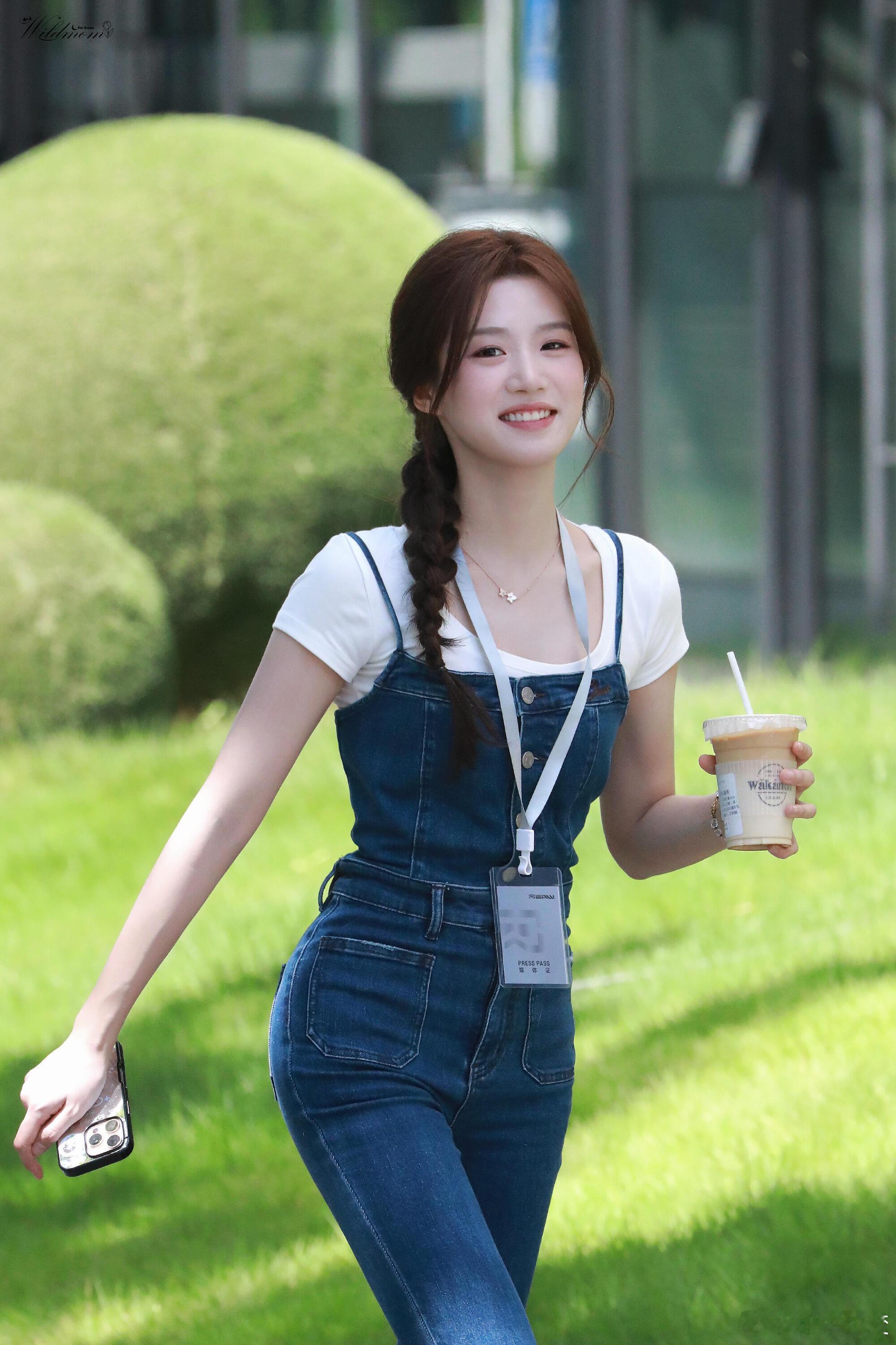 卢昱晓好青春好活力的云厘学姐卢昱晓｜​​​
