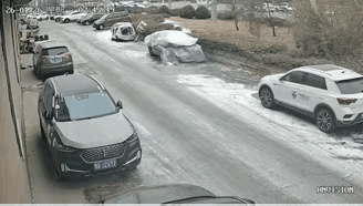 我以为他们停车是……，他们却……