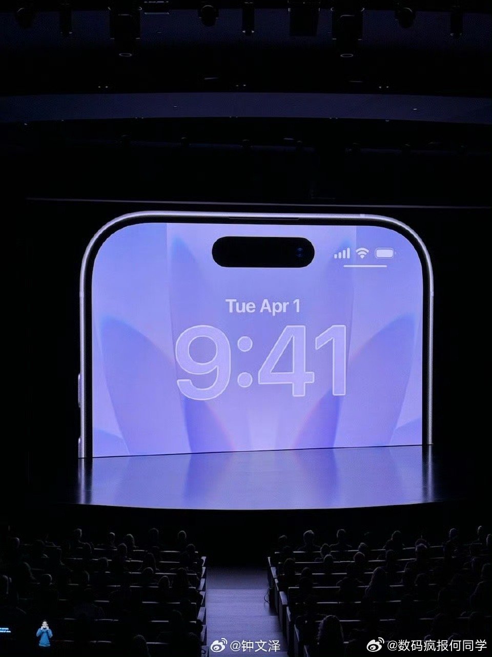 iPhone17前置镜头支持人像居中。前置镜头采用史上最广前置镜头。采用2