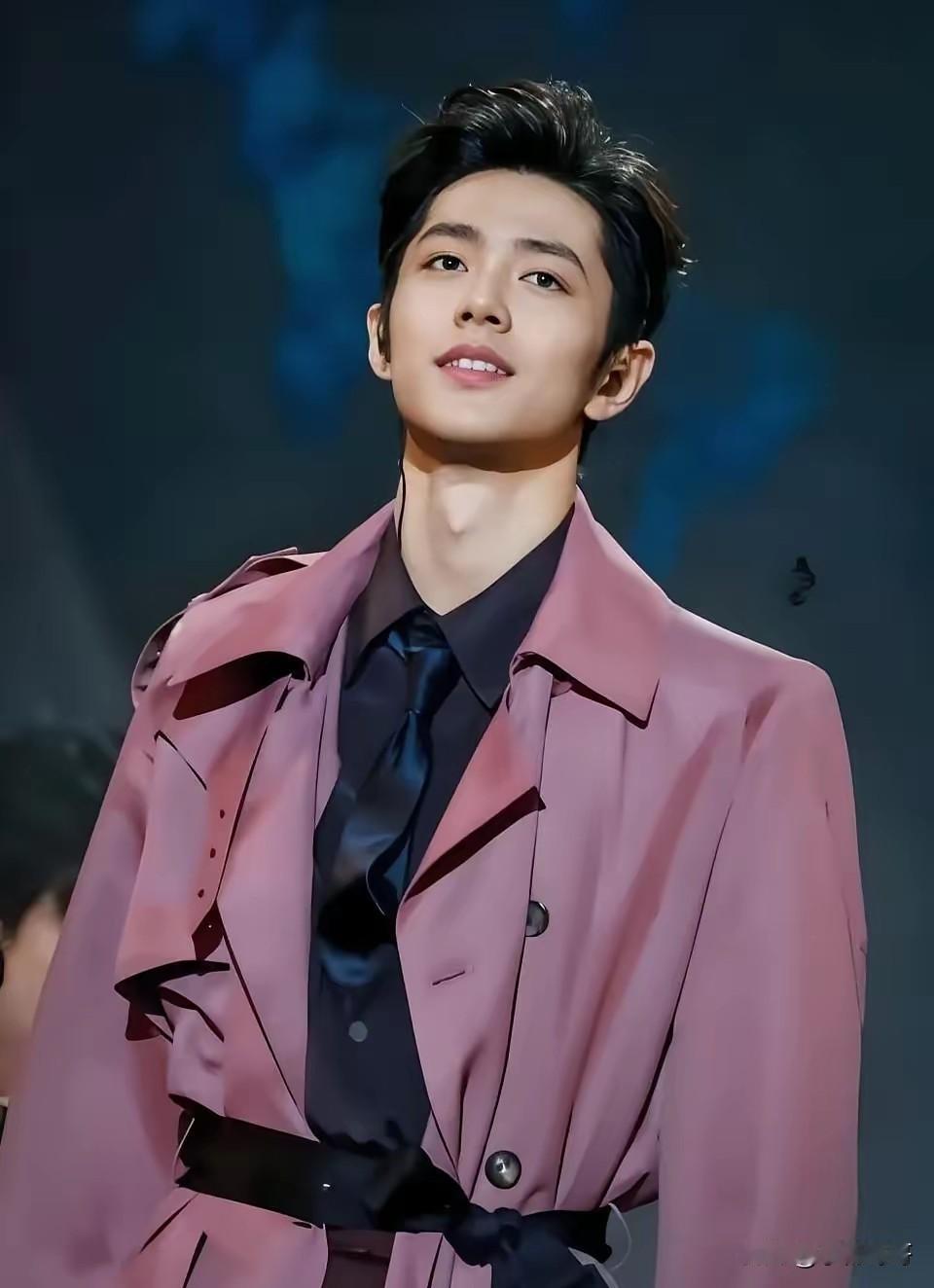 肖战这个人，完全不经扒因为一扒你就会发现，他那些被粉丝记在心里的话，都不是随口