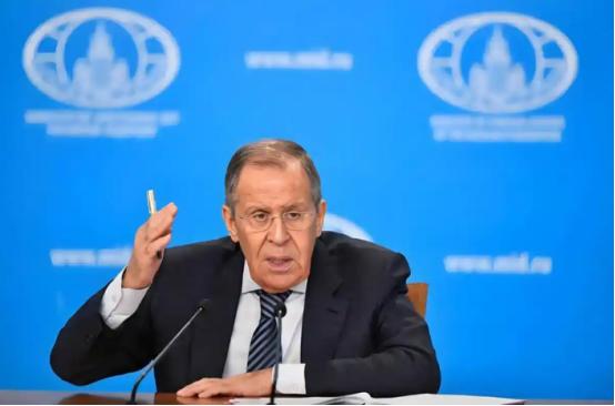 拉夫罗夫明确表态，不会保护委内瑞拉，美国可以放开手脚去打了。拉夫罗夫的一番话可谓