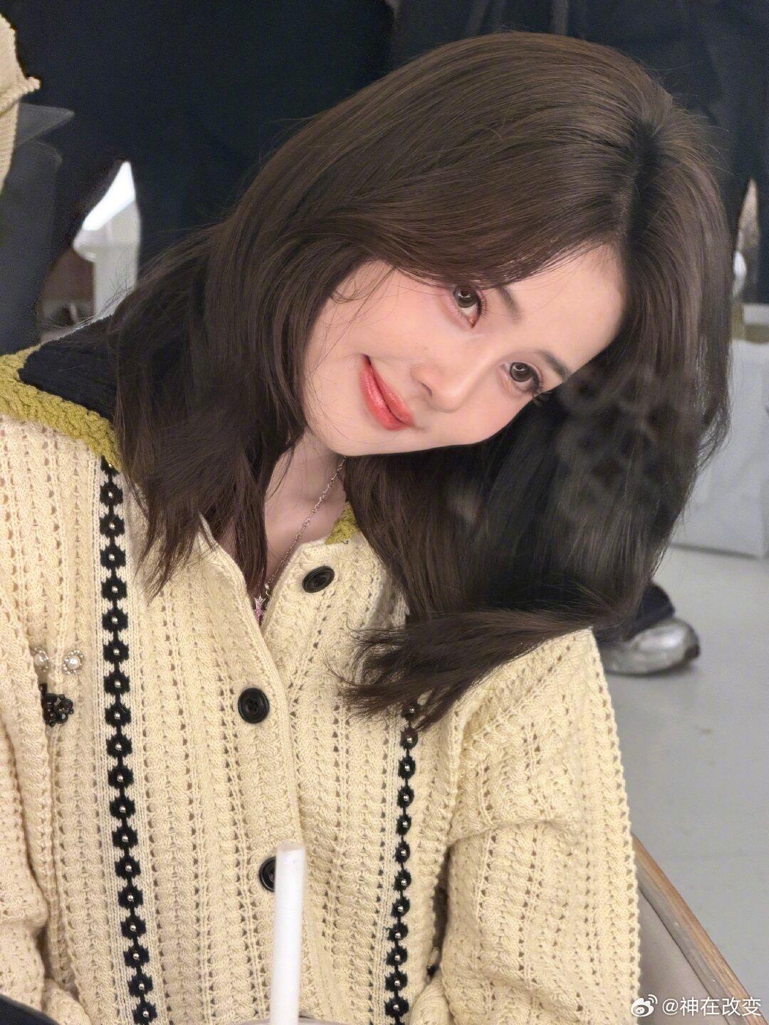 白鹿白鹿新款美照白鹿｜