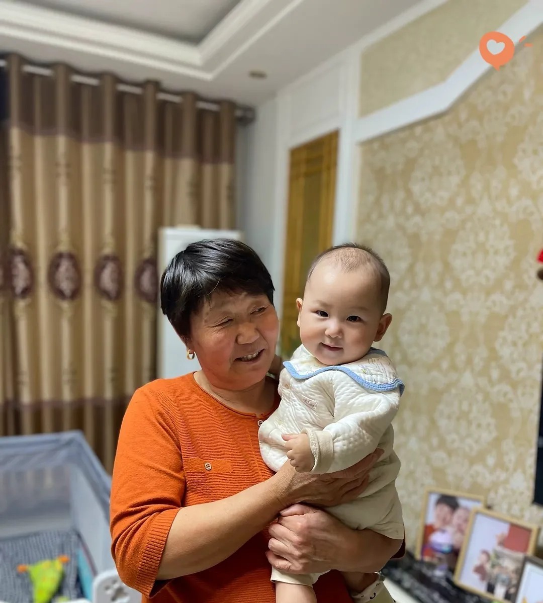 家人们谁懂啊！儿媳回娘家把娃扔给我带。好不容易把小祖宗哄睡，楼下姐妹一喊打牌，我