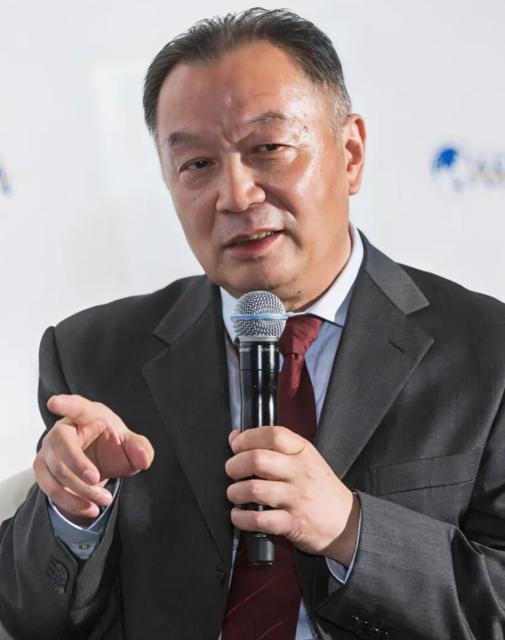 这才是真专家！网传温铁军曾在采访中表示,农民原本30万就能盖起三层小楼，八九万就