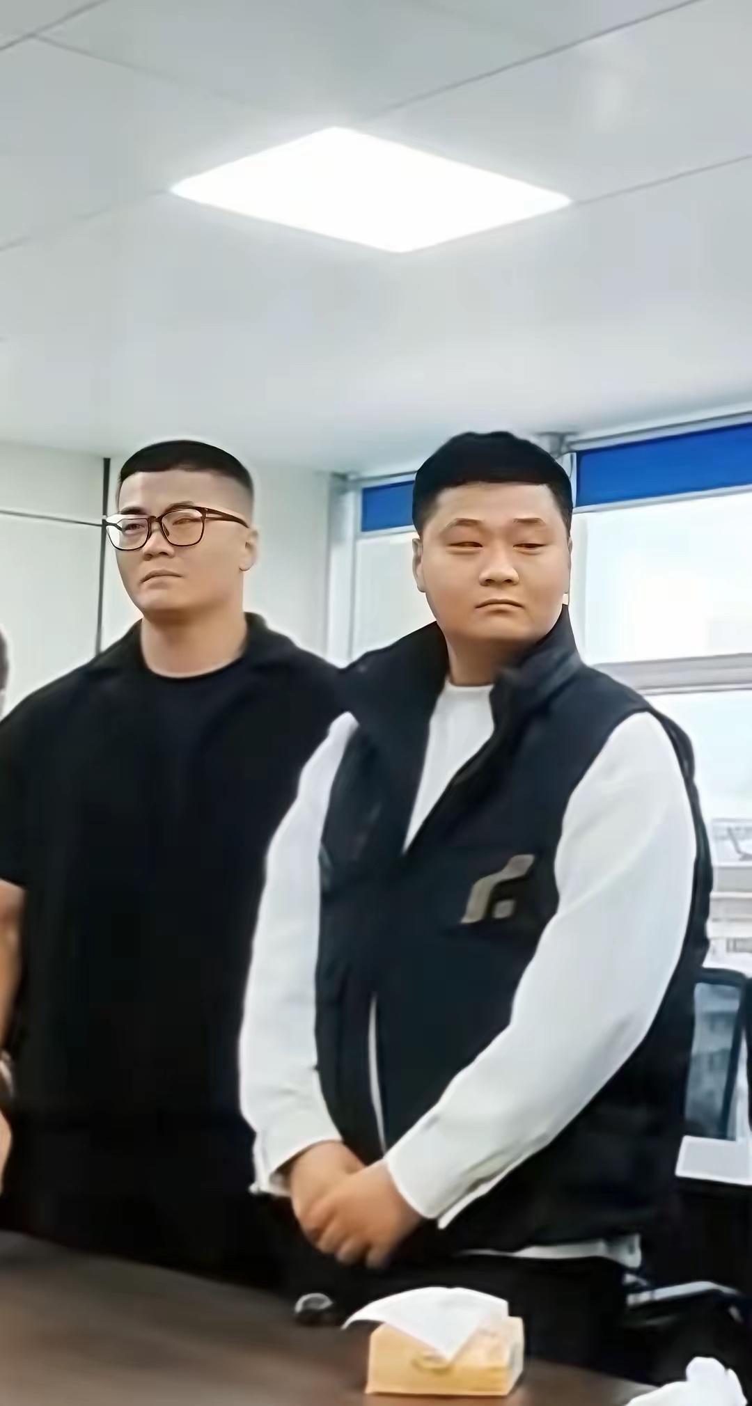 南京这对双胞胎的反转，真的把“人性”俩字扒得明明白白！认亲时抱头痛哭说要一