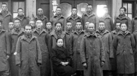 1949年，时任上海市长的陈毅收到一封信，请求政府把吴淞路466号的房产赠予她。