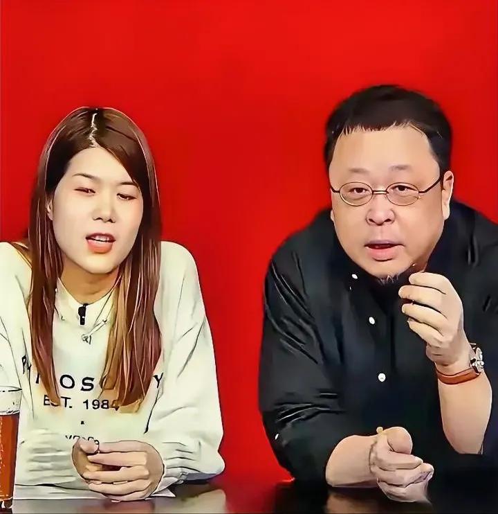 罗永浩请杨笠直播，后台上演极致拉扯，下单秒退成无声反击！此前罗永浩官宣邀请杨笠