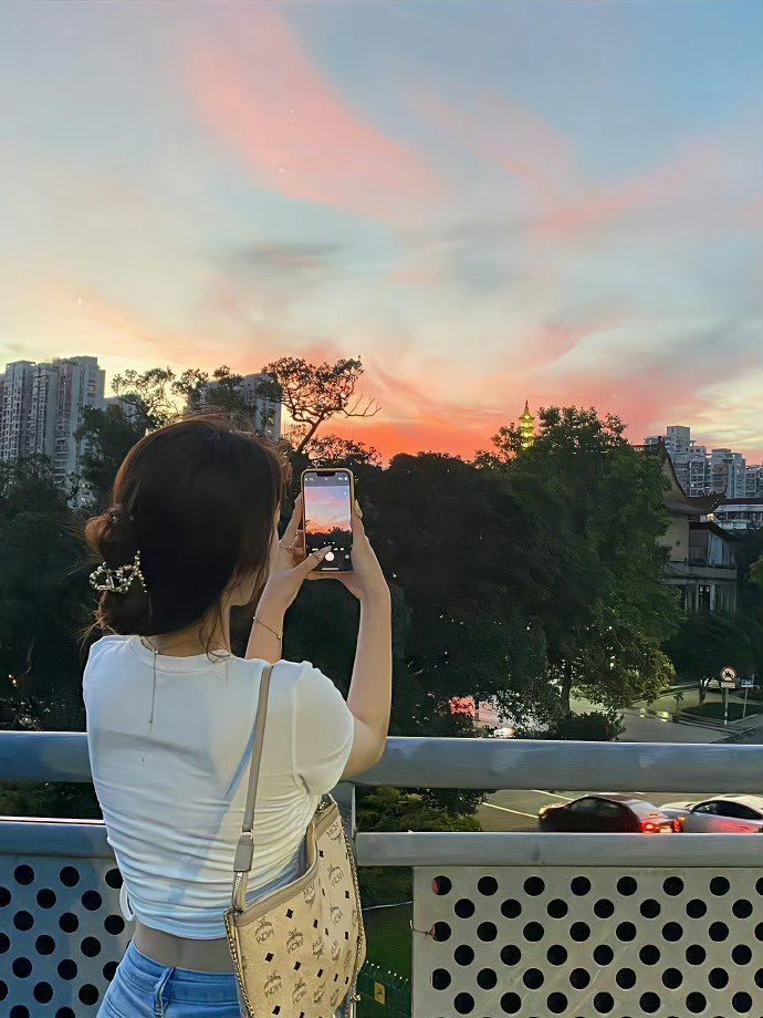 男人结婚以后，天天喊女人“老婆”，可你知道“老婆”这两个字背后藏着的深意吗？“老