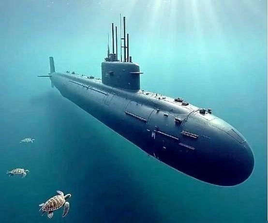 一台核潜艇，如果把人全撤走，理论上能趴在海底30年不动。但只要人一进去，倒计时就