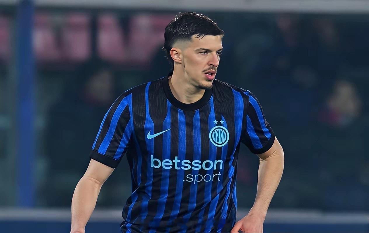 国际米兰的球迷们，快来看啊！国米已经向萨索洛后卫穆哈雷莫维奇抛出了橄榄枝，双方正