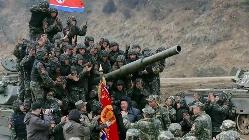 中日战争一旦打响，俄罗斯封锁西伯利亚、朝鲜钉死半岛，中国应对日本，美军北约快反部