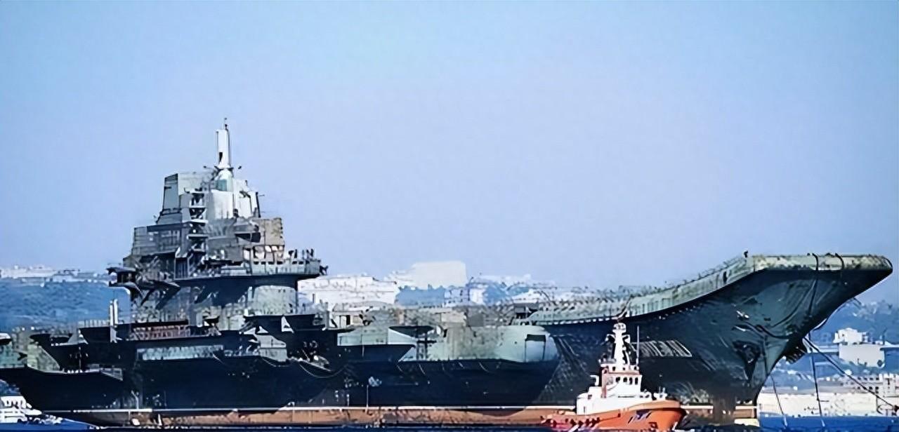 未服役航母早已大面积生锈，中国制造能力遭质疑，专家：另有原因2022年6月福