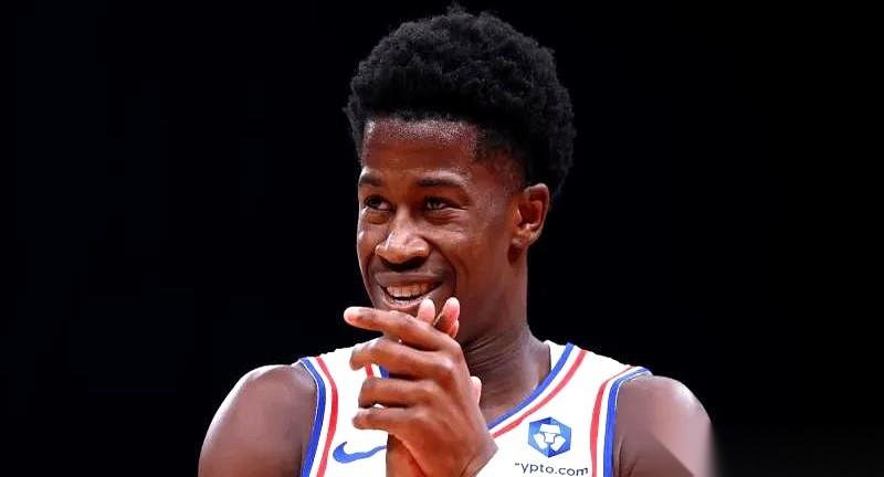 别人家的探花，场均22+5+5，直接冲到新秀榜第一。再看看我们家的……不说了