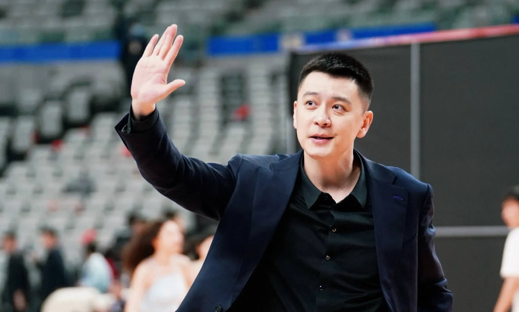 关于辽篮下赛季主教练人选的三种猜想一，稳定为主。杨鸣继续带队，现有教练团队构