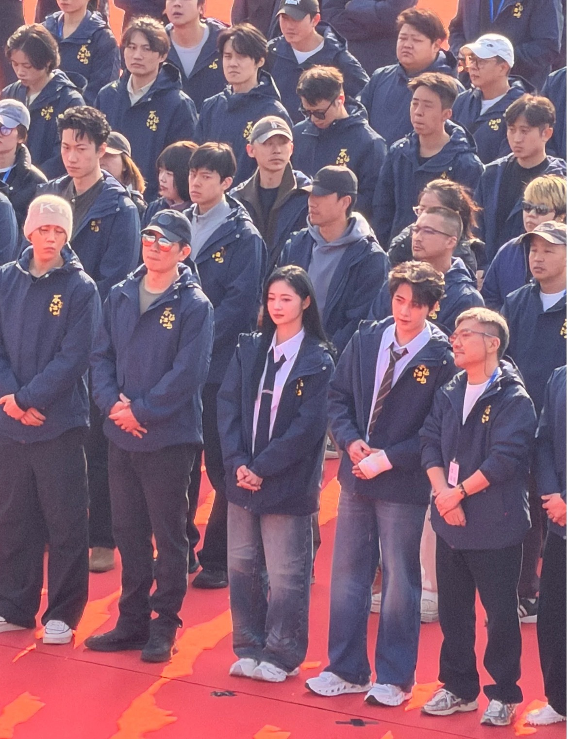 杨洋！横店偶遇开机？！！！哥们儿的立体度是我放大几十倍后依旧令人感慨！